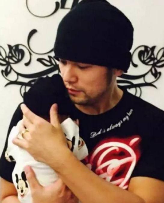 杰伦三胎爆料事件视频在线观看,揭秘明星家庭生活幕后  第3张